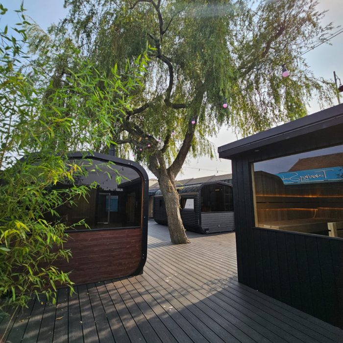 Sauna courtyard setup